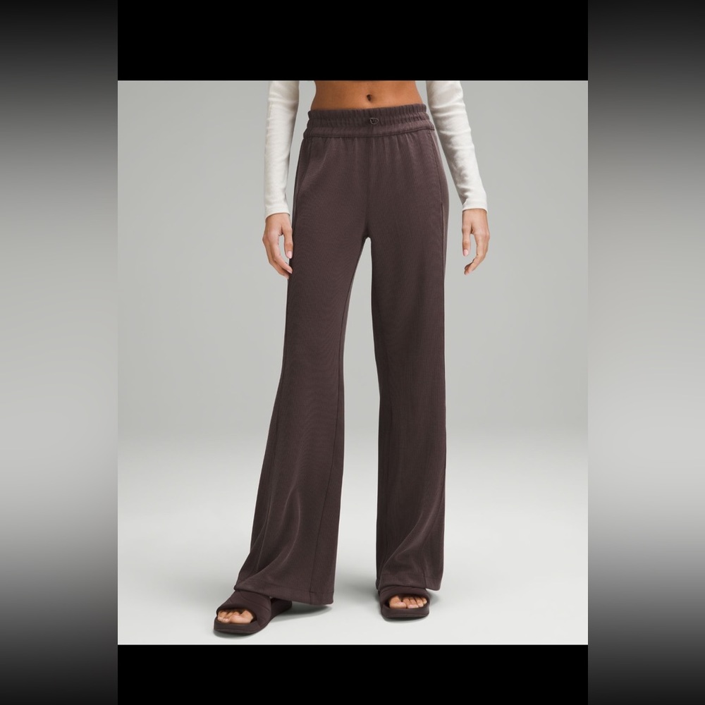 NEW Lululemon Ribbed Softstreme mid-rise Pant size 8